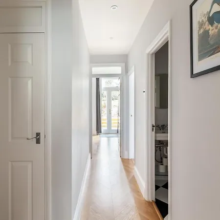 The Lempicka 2 Bedroom Flat And Garden In Notting Hill * London