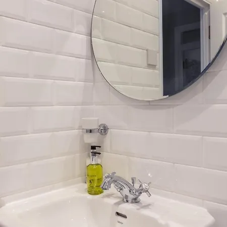 The Lempicka 2 Bedroom Flat And Garden In Notting Hill London