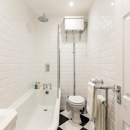 The Lempicka 2 Bedroom Flat And Garden In Notting Hill *