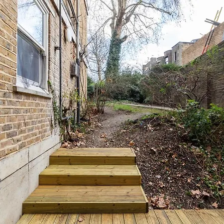 The Lempicka 2 Bedroom Flat And Garden In Notting Hill *