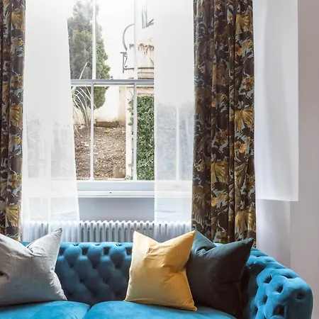 The Lempicka 2 Bedroom Flat And Garden In Notting Hill *