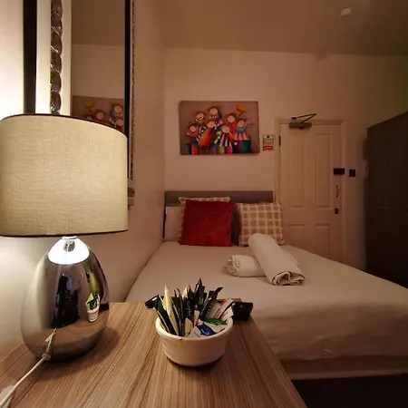 Capital Host- Euston Apartment *