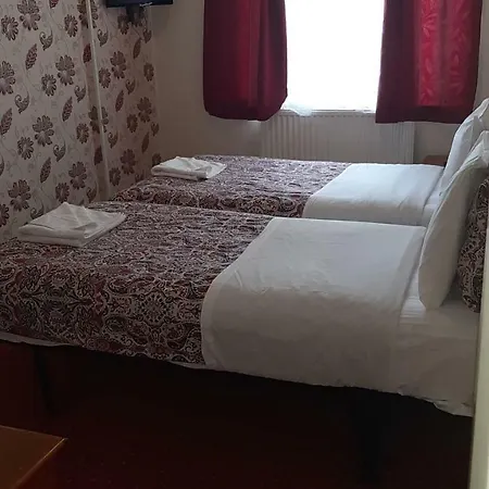 Chiswick Guest house 2*