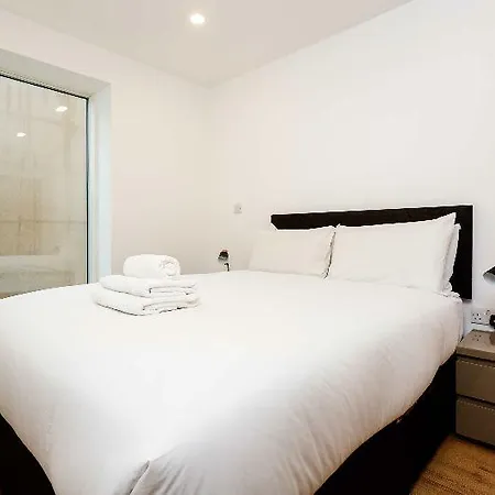 Hotel Oyo 136 Kings Ave New Builds