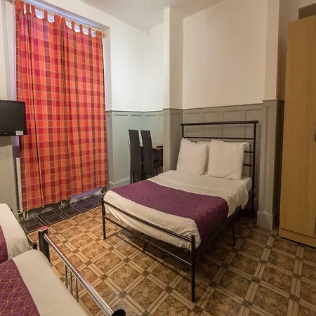 Отель Oyo Kings 3*