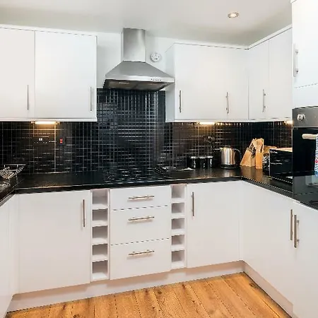 Oyo 126 Flat 1 21 Lower Marsh Waterloo