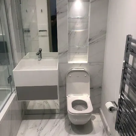The Compton Modern Condo Aparthotel London