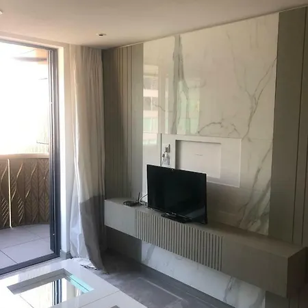 The Compton Modern Condo * London