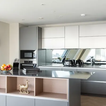 Apartment 36th Floor Semi Penthouse London