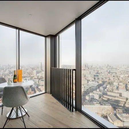 36th Floor Semi Penthouse * London