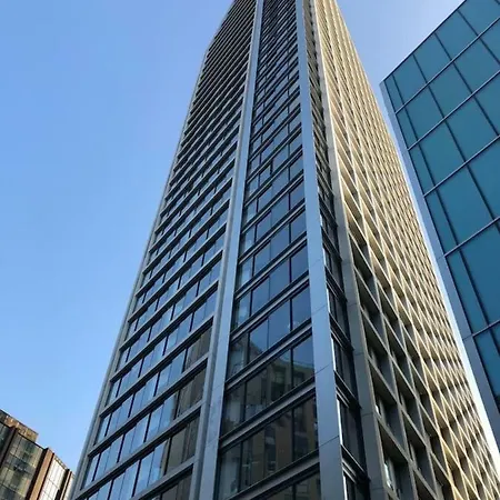 36th Floor Semi Penthouse Apartment London