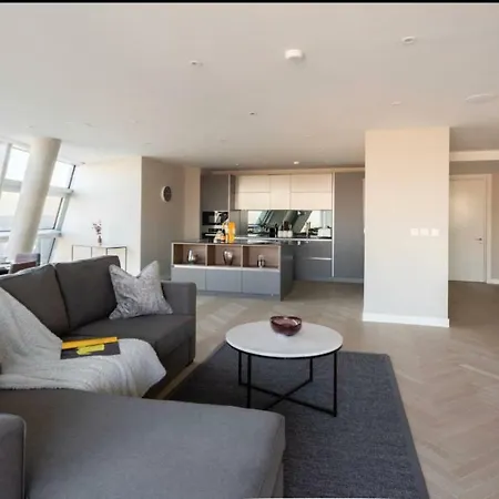 Apartment 36th Floor Semi Penthouse