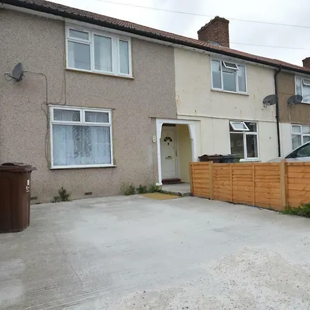 Appartement London Deluxe Four Bedroom House Dagenham