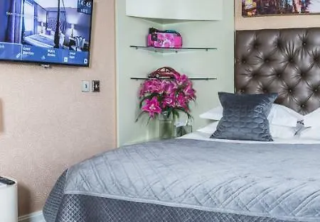 Karma Sanctum Soho 5*