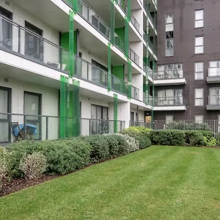 Yeoman Court Homestay London