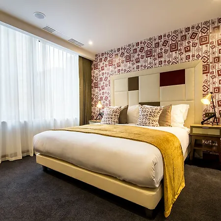 Devonshire Club & מלון 5*