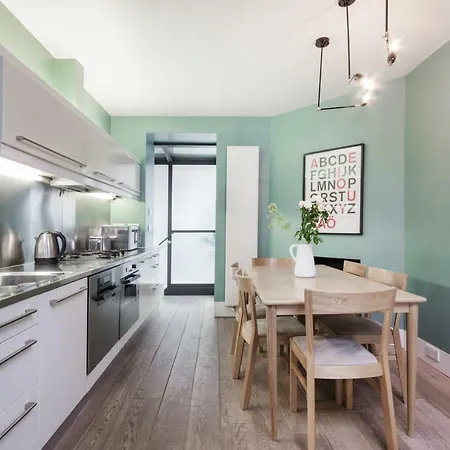 Goodge Place Duplex Apartment