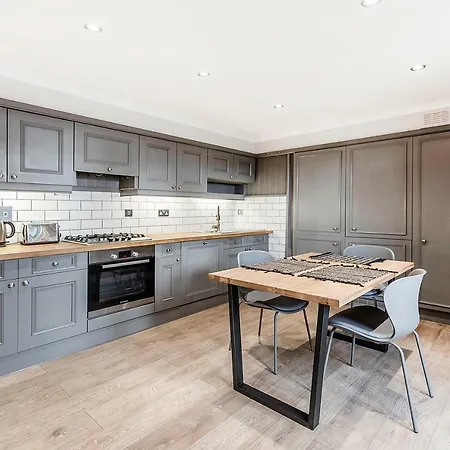 Stylish 2 Bedroom Flat In Knightsbridge Apartment London