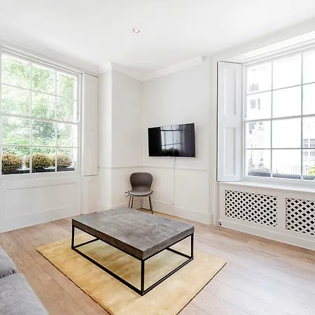 Stylish 2 Bedroom Flat In Knightsbridge