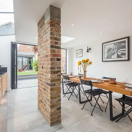 Beautiful Chiswick With Garden * לונדון