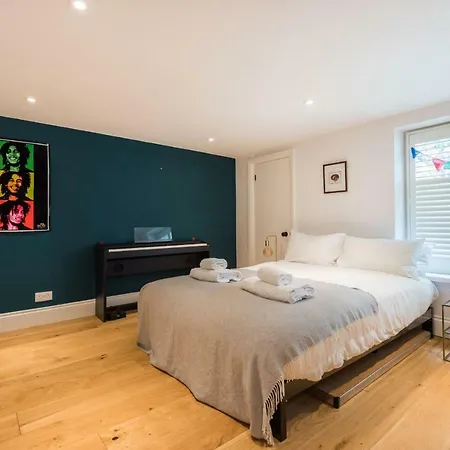 בית נופש Beautiful Chiswick With Garden *