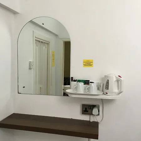 Surtees Guest house 2*