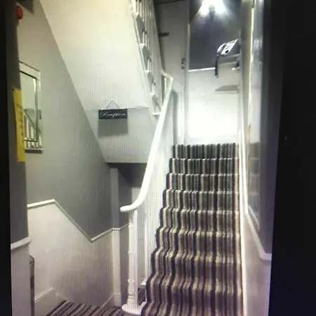Guest house Surtees London