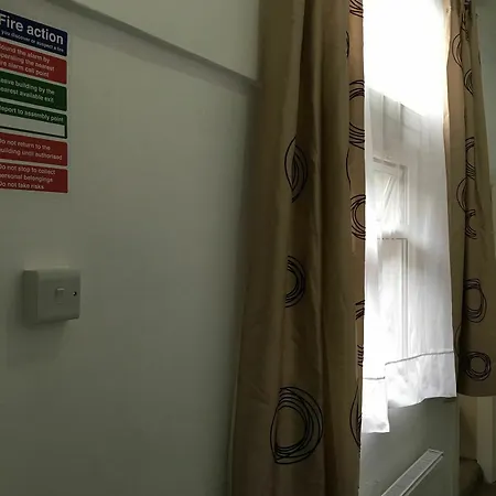 Surtees Guest house 2*