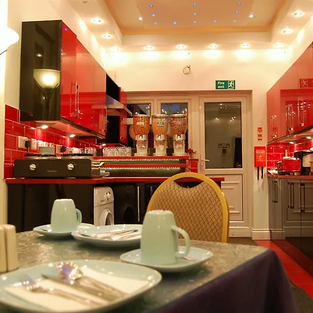 Anchor Hotel 3*
