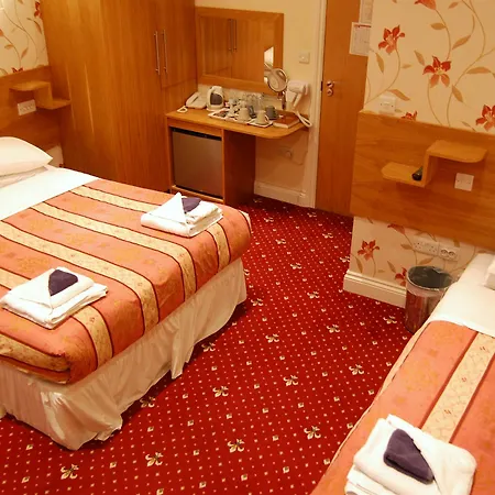 Anchor Hotel 3*