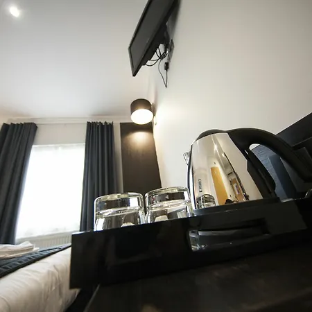St George's Victoria 3*