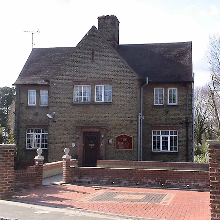 The Bridge House Pensjonat 2*