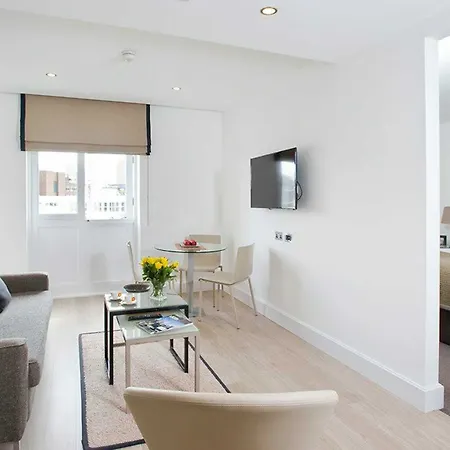 Aparthotel The Rosebery By Supercity 4*