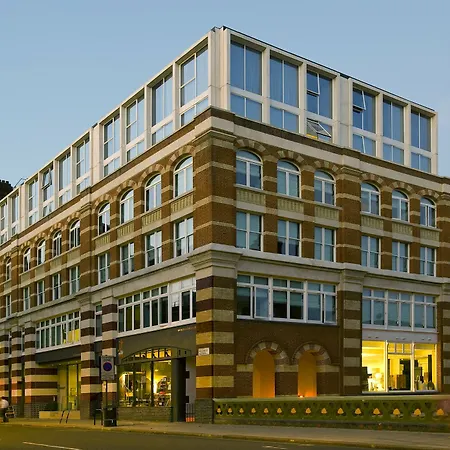 Aparthotel The Rosebery By Supercity 4*