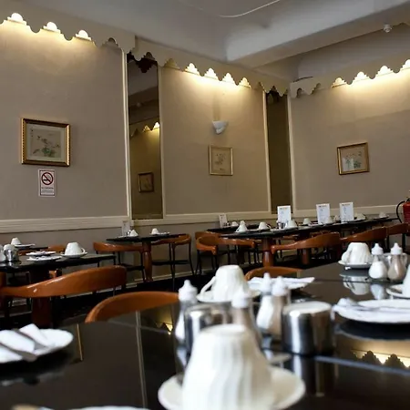 Rose Court 3* London