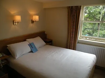 Hotel Umi 3*