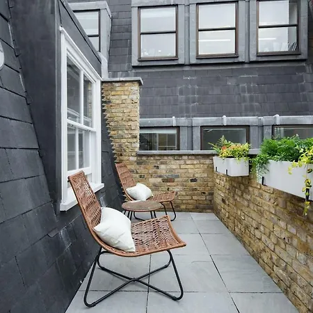 Hausd - Clerkenwell Apartment London