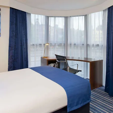 Express City, An Ihg 3* London