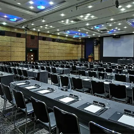 Hotel Leonardo Royal City