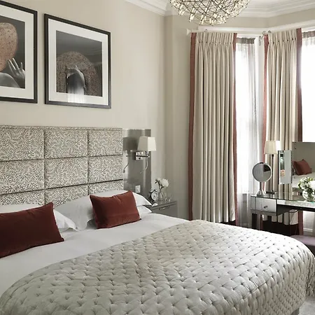 The Athenaeum & Residences Otel