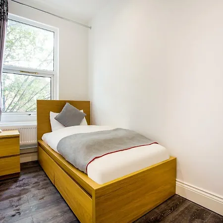 Hotel The Broadway - London Heathrow 2*