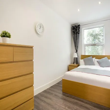 The Broadway - London Heathrow Southall