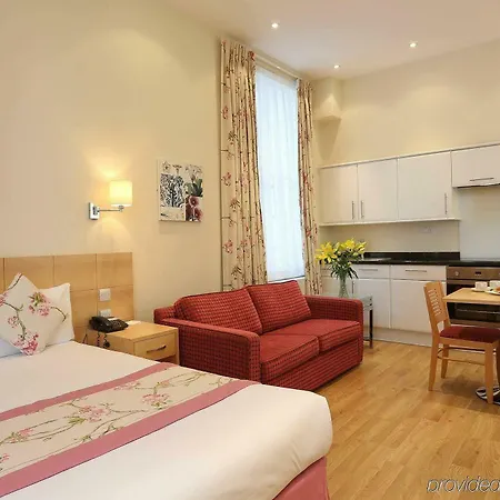 Oliver Plaza 4* London