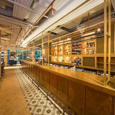 伦敦泰晤士河畔京士顿希尔顿逸林酒店 4*