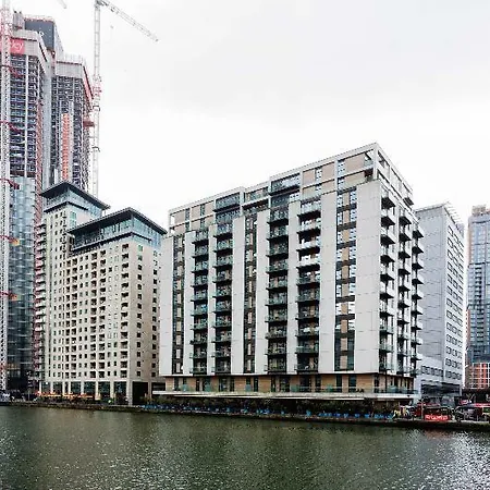 Hotel Oyo 30336 Discovery Dock New 2 Bed 3*