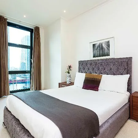 Hotel Oyo 30336 Discovery Dock New 2 Bed 3*