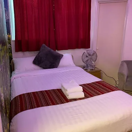 Barking Hotel