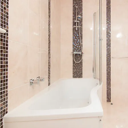 Hotel Shq London