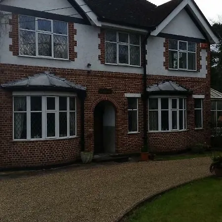 Oaklands Bed & Breakfast *