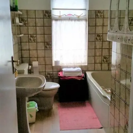 Bed & Breakfast Oaklands Uxbridge